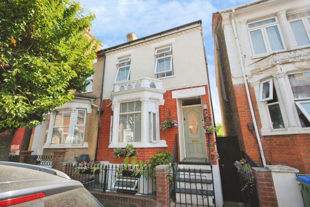 Main image of property: Gladstone Road, Watford