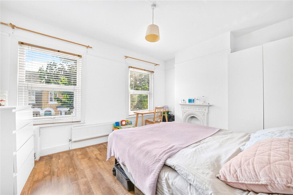 House in London - View 3