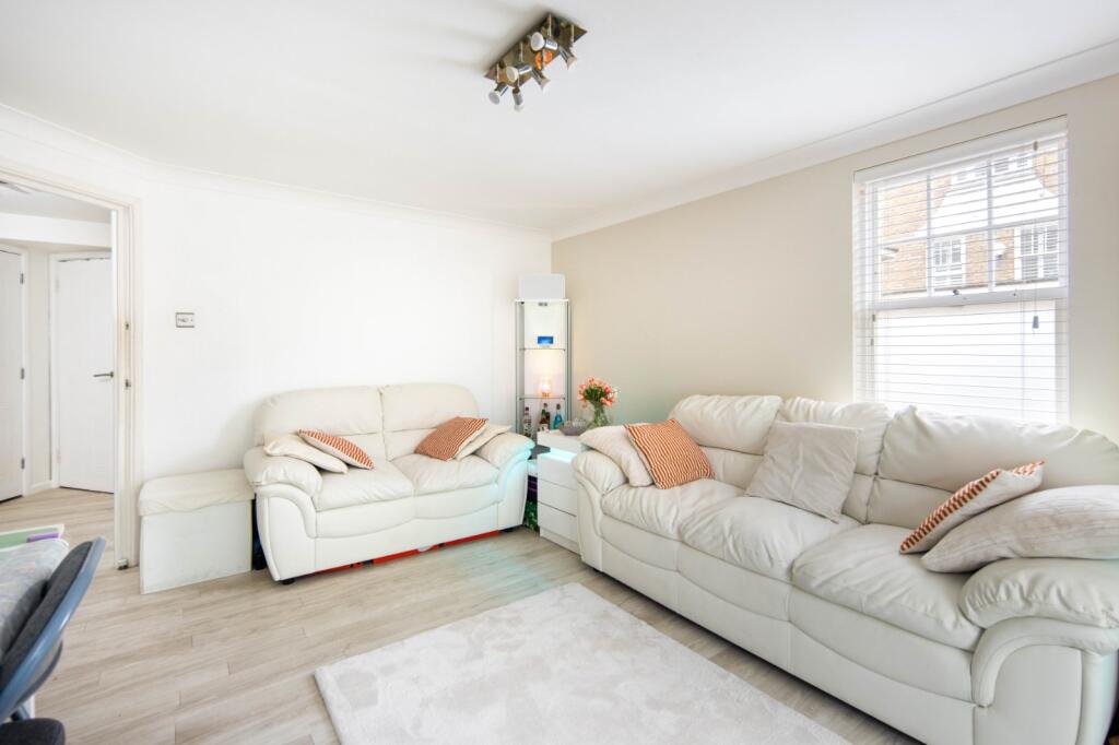 Apartment in London - View 5