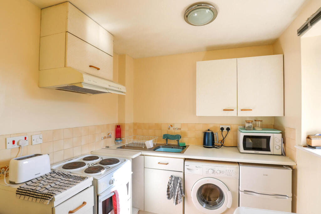 Apartment in Northampton - View 5