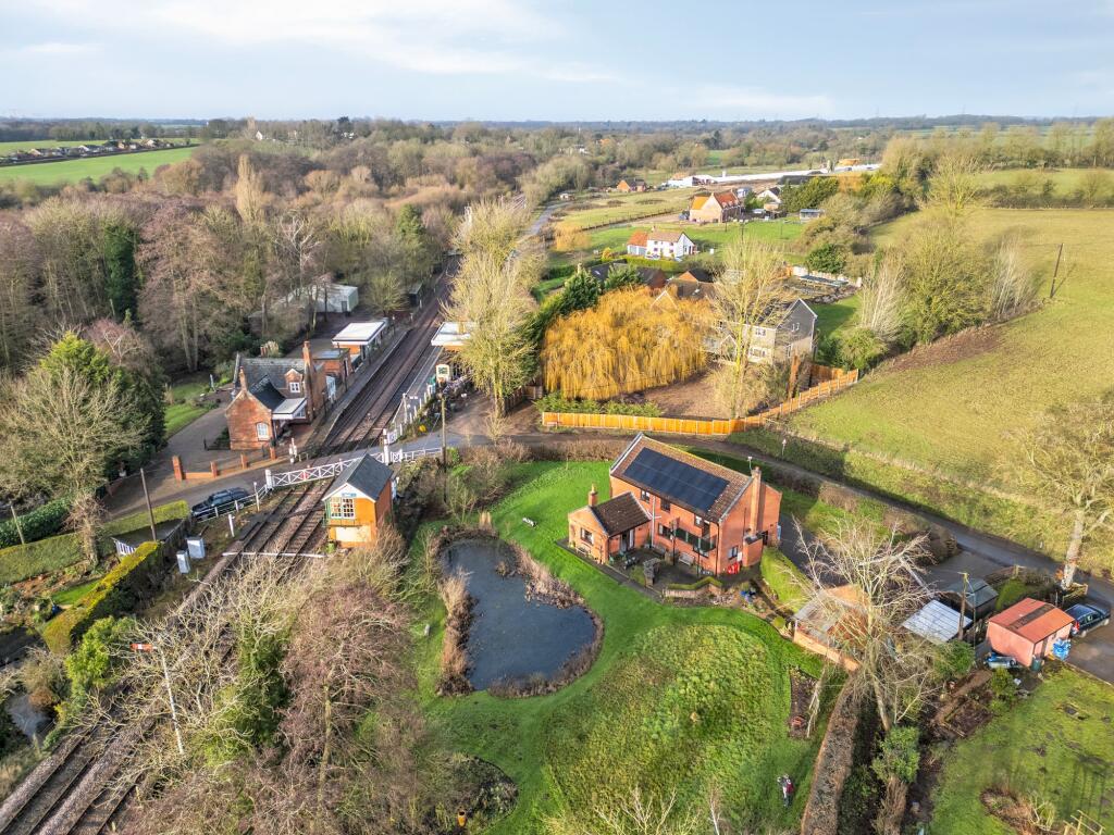 Main image of property: A Refined Balance of Rural Outlook and Modern Efficiency in Thuxton