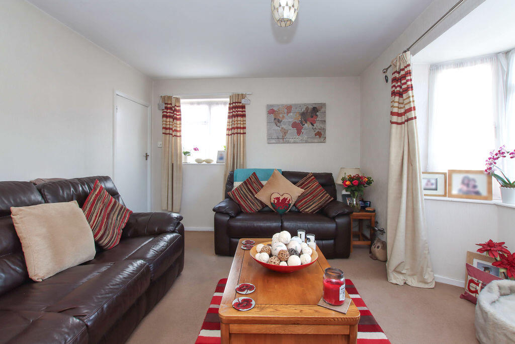White Hart Drive, Hemel Hempstead photo 2