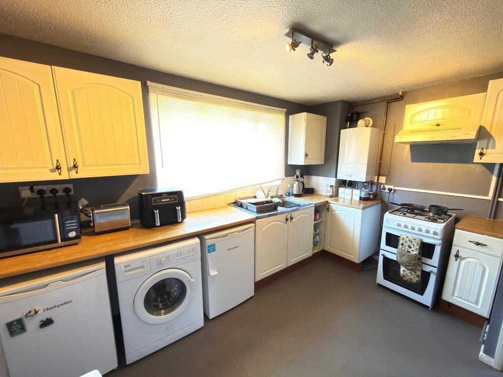 House in Luton - View 2