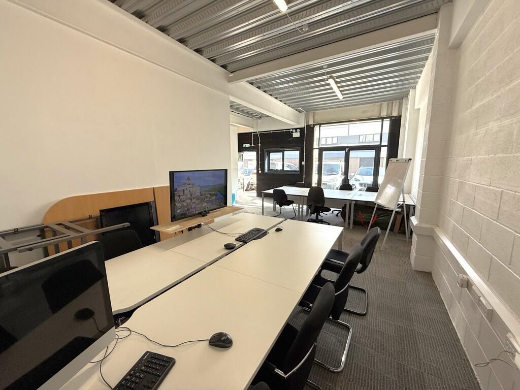 Photo 3