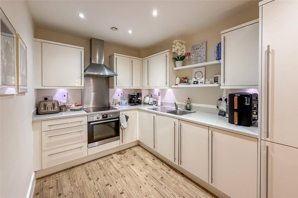 Roma House, Charrington Place, St. Albans, Hertfordshire, AL1 – pohled 3