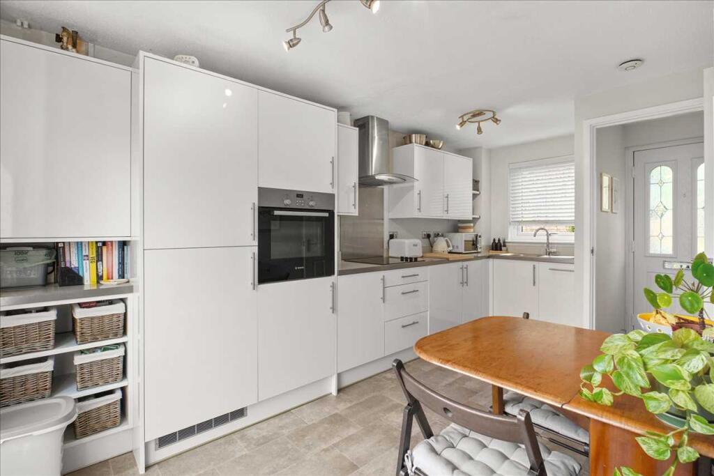 House in Milton Keynes, Bradwell - More