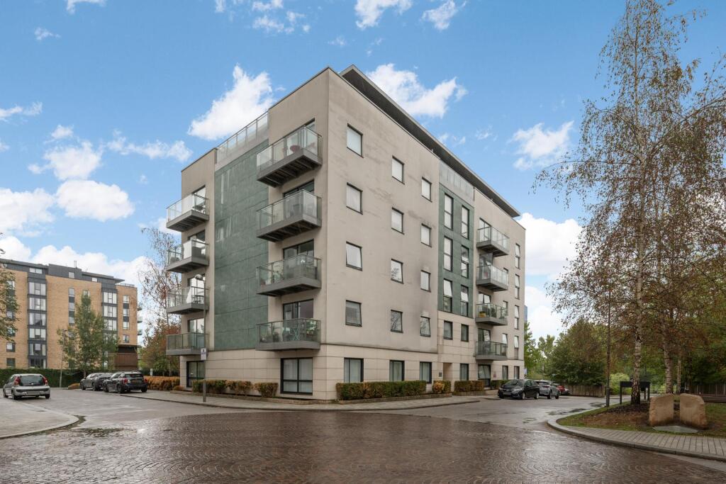 Main image of property: Metropolitan House, Pump House Crescent