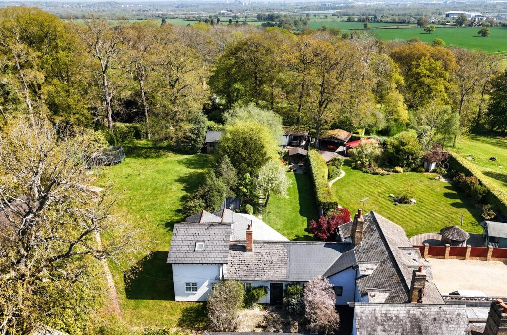 Main image of property: Rose Court Cottage, Burghfield Common, Reading, Berkshire, RG7