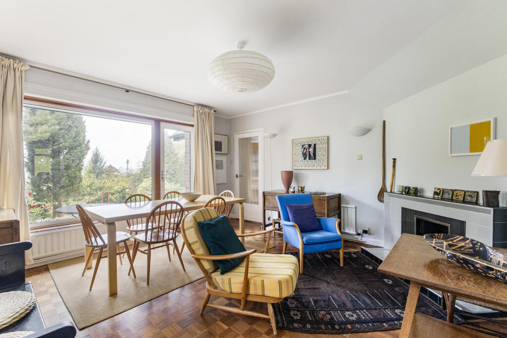 House in Salisbury, Laverstock - More