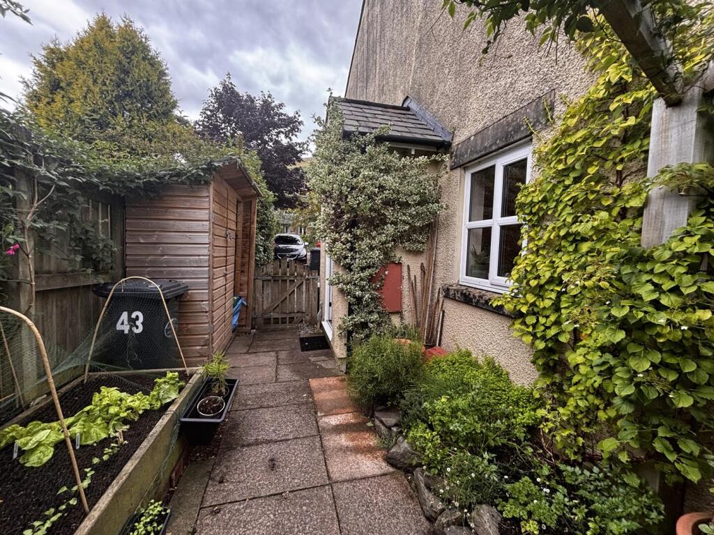 Main image of property: 43 Woodside Avenue
