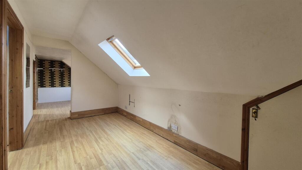 Apartment in Luton - More