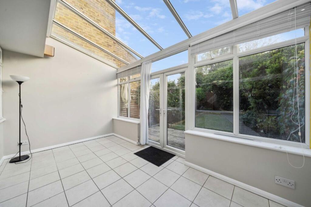 House in Twickenham - View 4