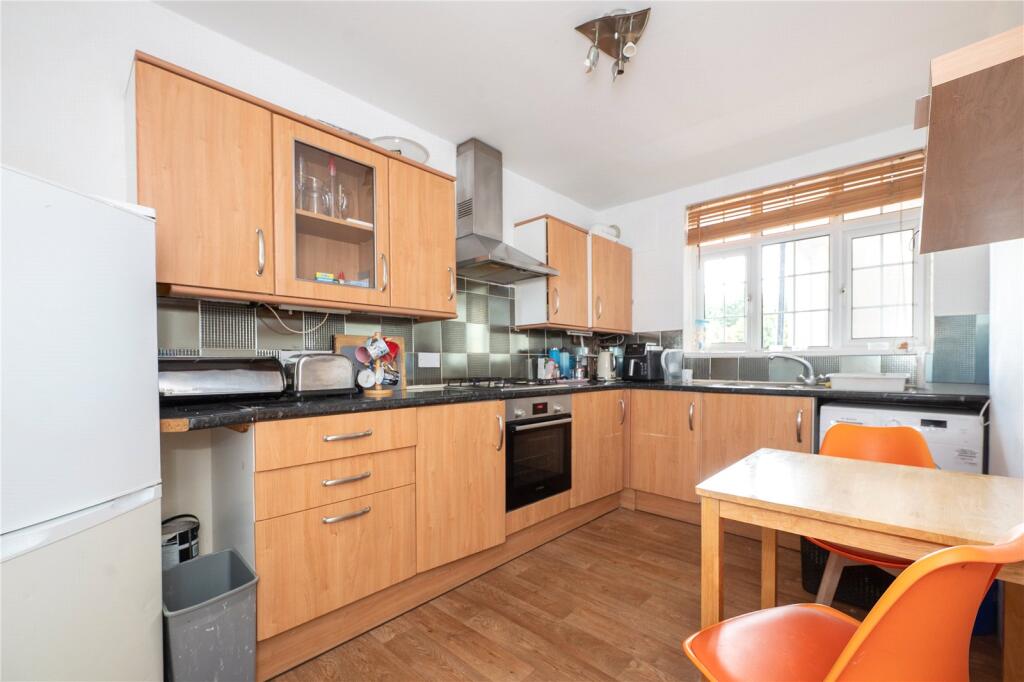 Apartment in Twickenham - View 4
