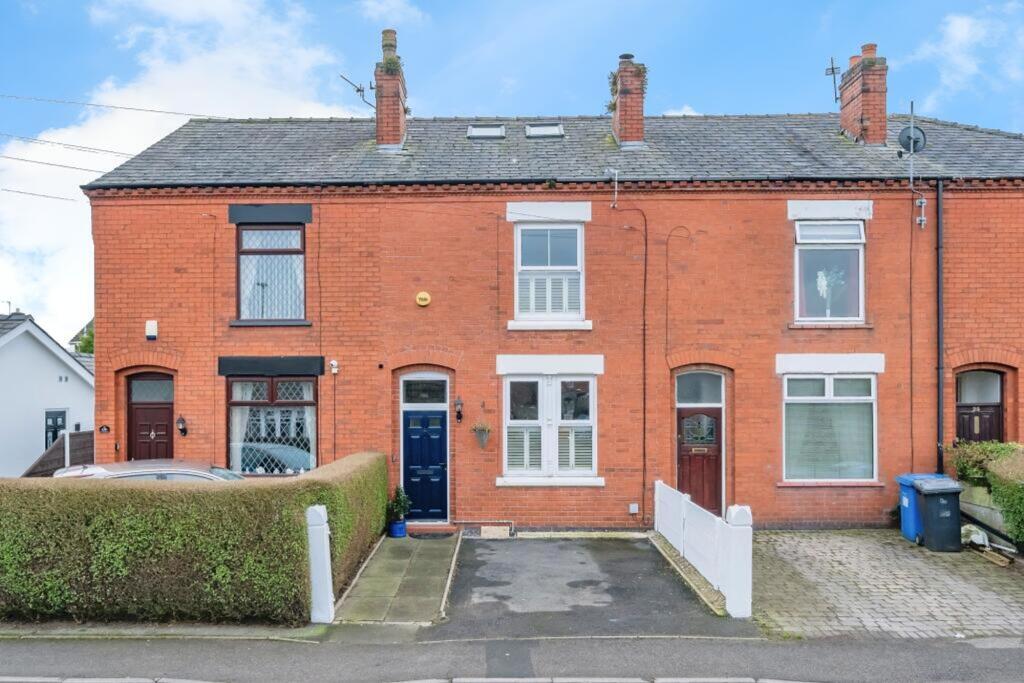 Main image of property: Wigshaw Lane, Culcheth, WA3