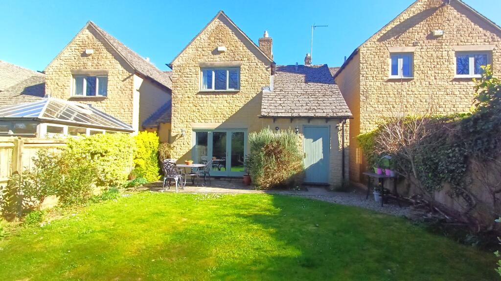 Main image of property: Wards Road, Chipping Norton, OX7