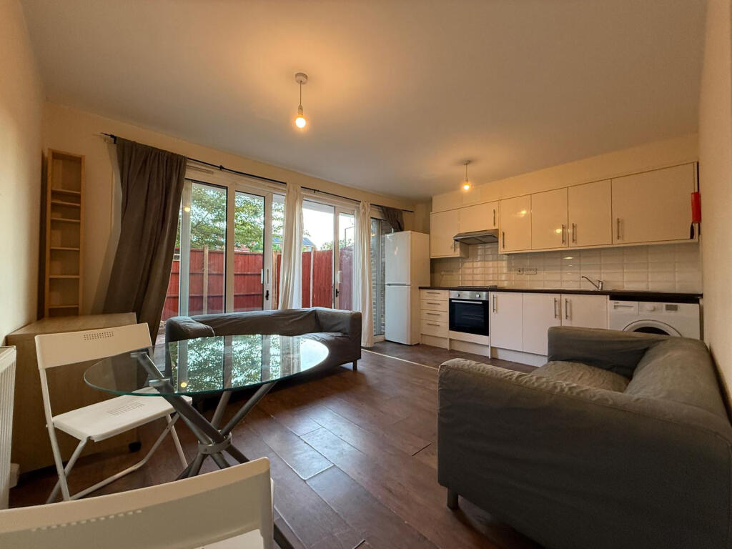 4 bedroom flat for rent