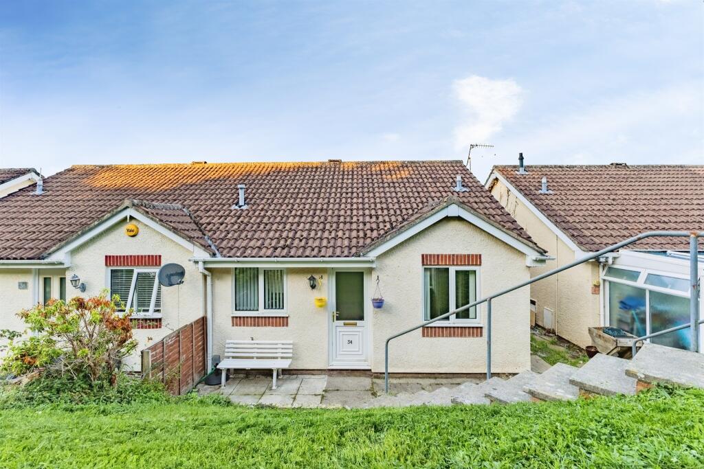 2-bed semi-detached on Emblett Drive, Newton Abbot, £210,000