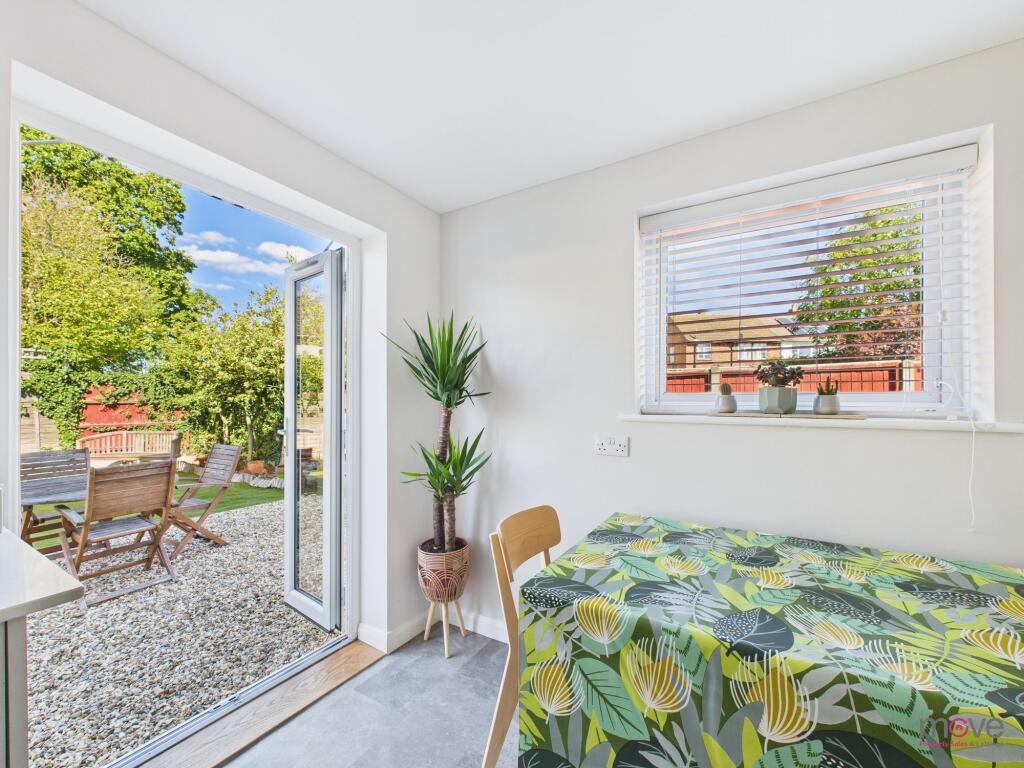 House in Gloucester - View 4