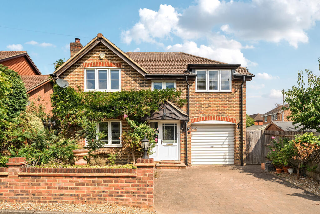 Main image of property: Duffins Orchard, Ottershaw, KT16