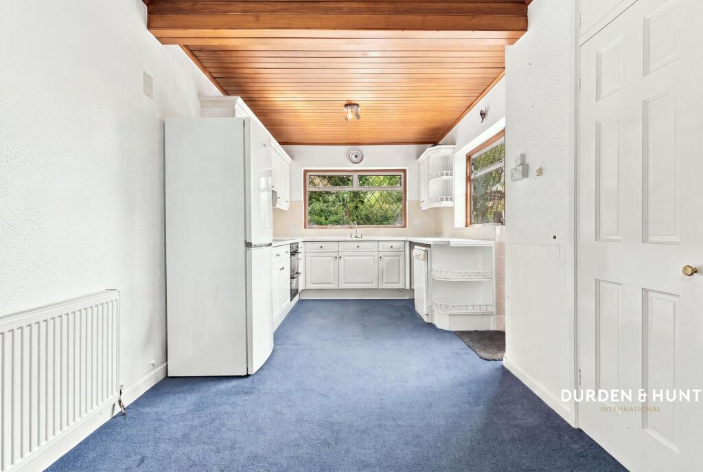 House in Rochford, Rayleigh - View 4