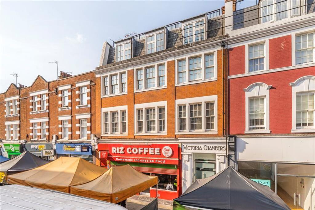 Apartment in London - More
