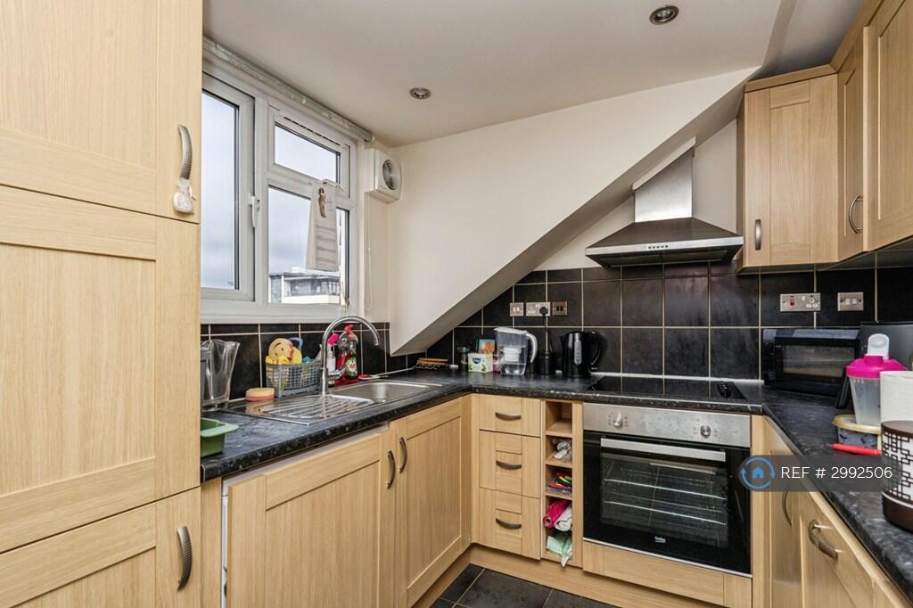Apartment in Guildford - View 2