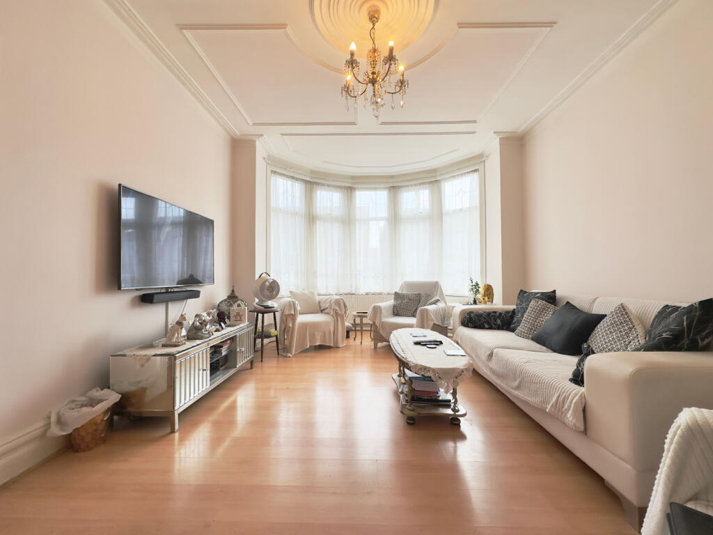 House in London, Bowes Park, Bowes - View 3