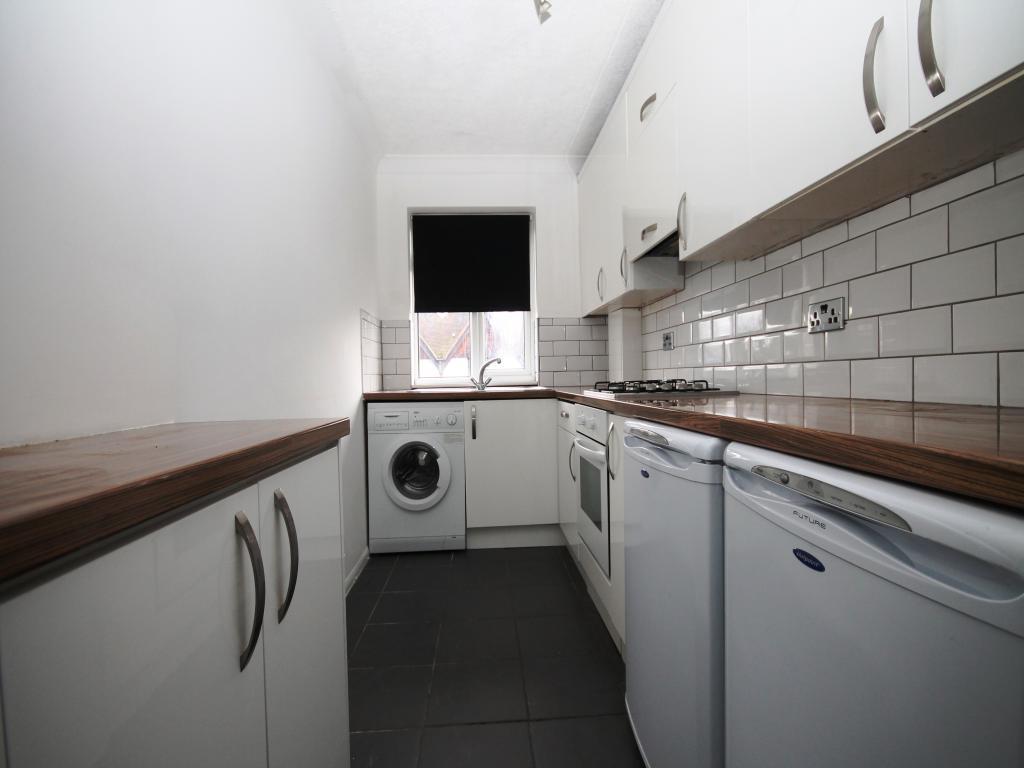 Apartment in Romford - View 5