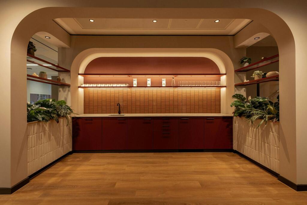 2KitchenDining1.jpg