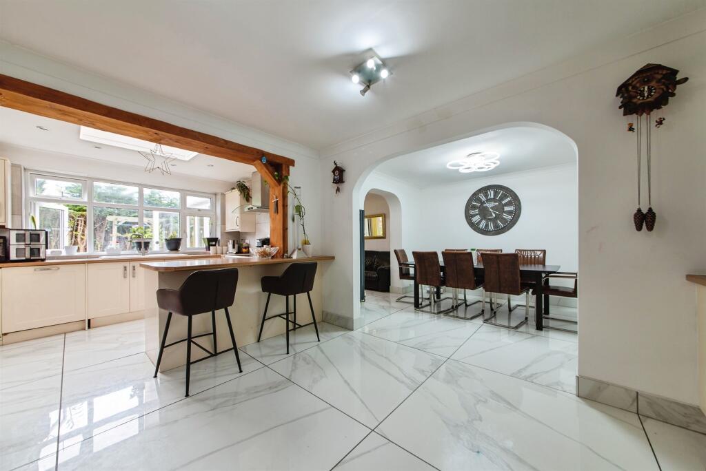 Woodfield Close, Spalding - View 3