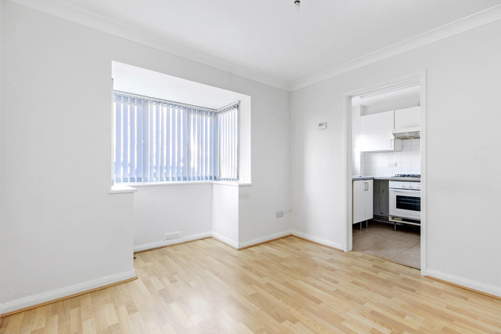 Apartment in Chichester, Fishbourne - View 2