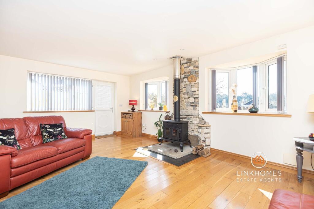 House in Bournemouth, Hillbourne, Broadstone - View 3