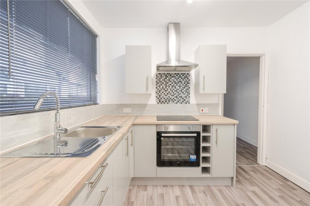 Apartment in Doncaster - View 4