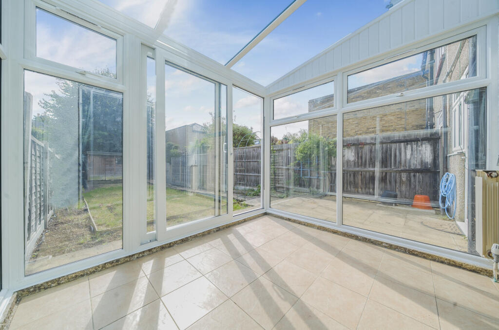 House in London - View 3