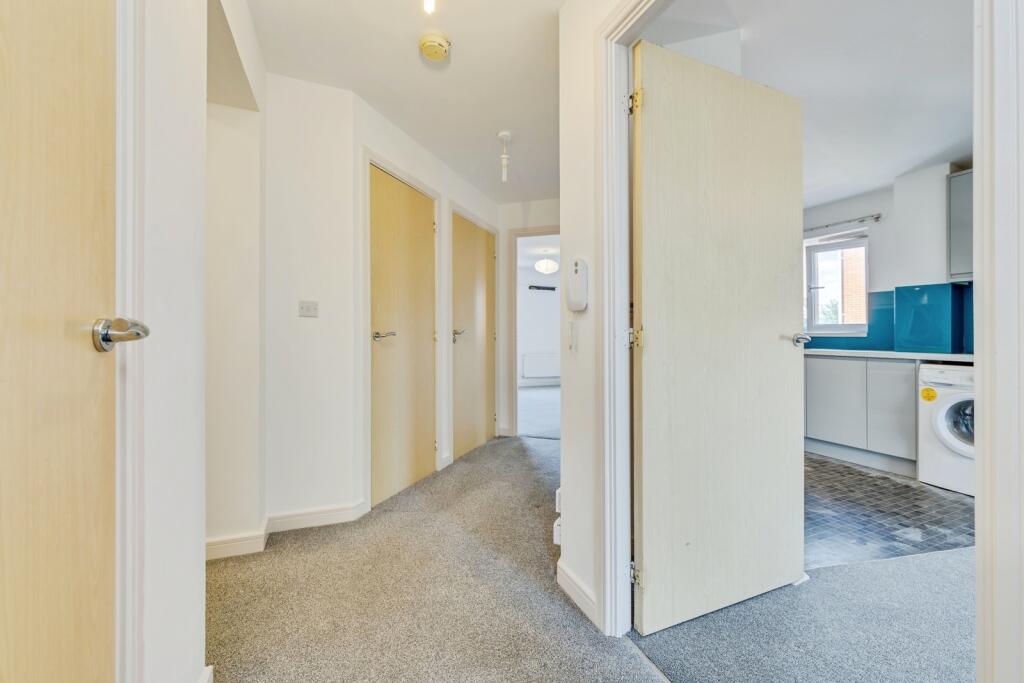Apartment in Reigate and Banstead, Earlswood - View 2