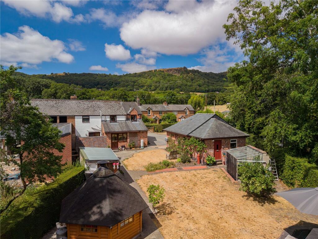 House in Worcester - View 2
