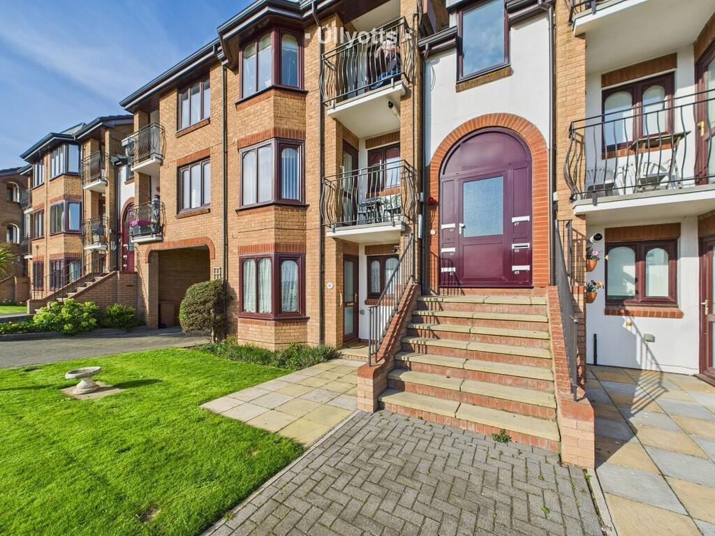 Alexandra Court, Bridlington photo 2