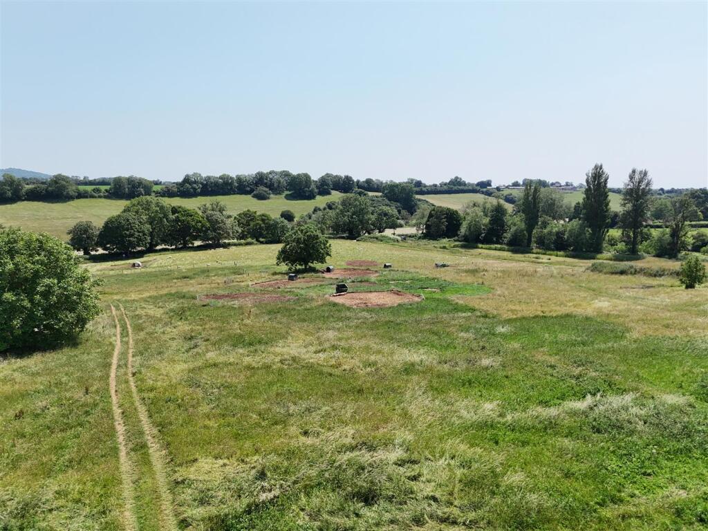 House in Gillingham, Walnut Tree Farm, Bugley - View 4