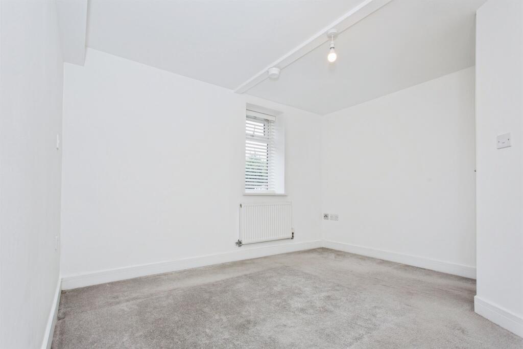 Apartment in Cambridge - View 3