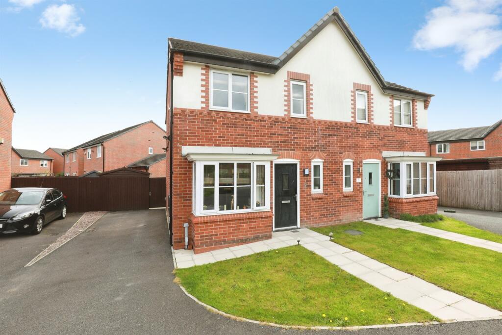 Main image of property: Vale Royal Close, Lostock Gralam, Northwich
