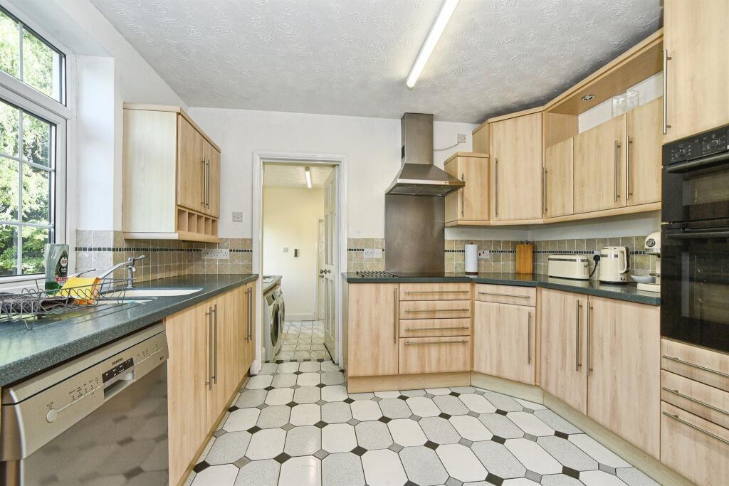 House in Calne, Yatesbury - More