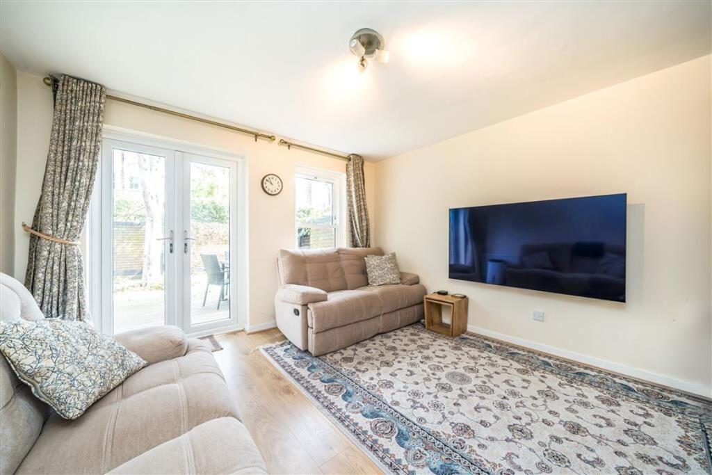 House in London - View 2