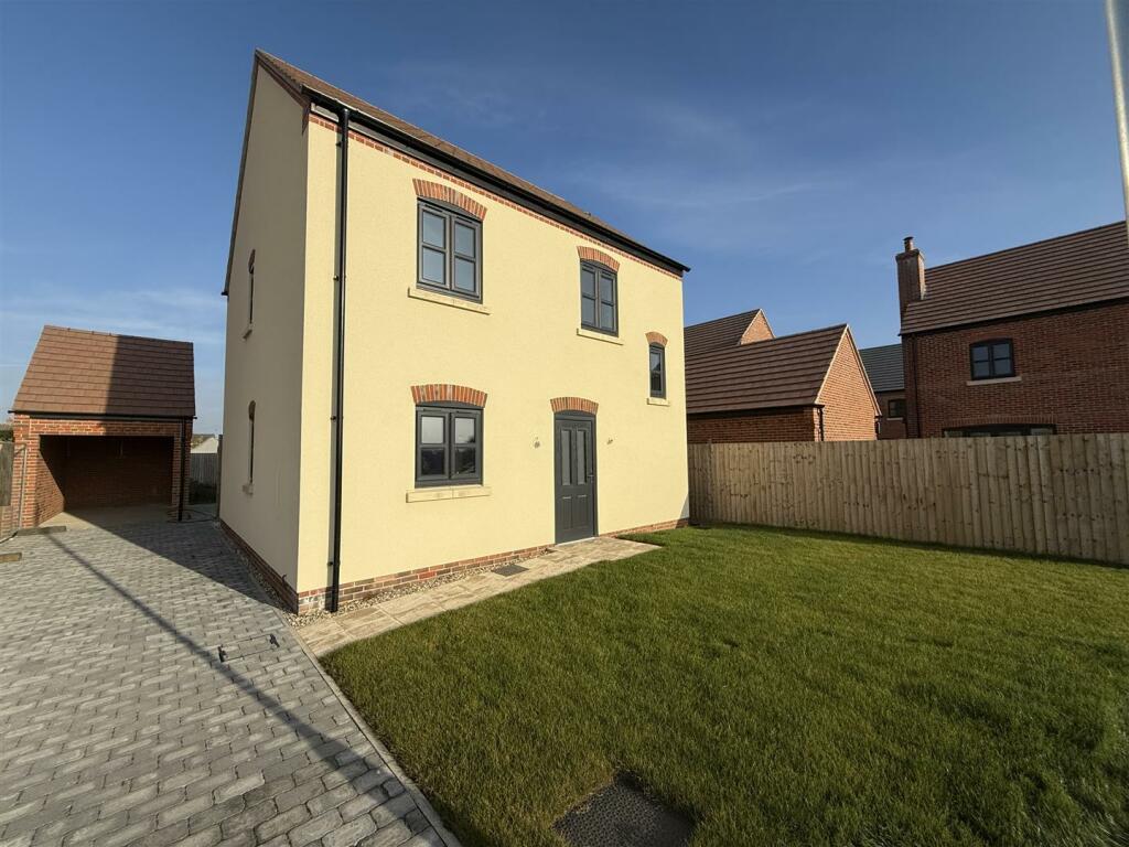 3-bed detached on Plot 20/39 Centurion Park Roman Road, Moulton Chapel, Spalding, £320,000
