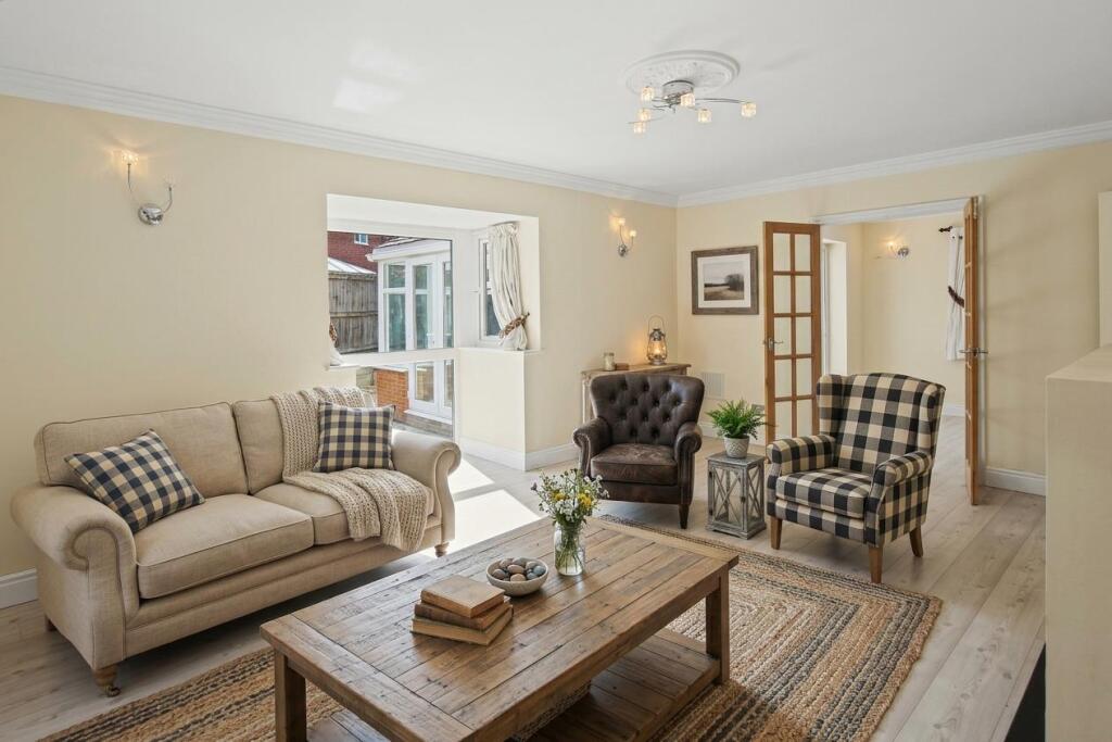 House in Oundle, North Northamptonshire - View 4