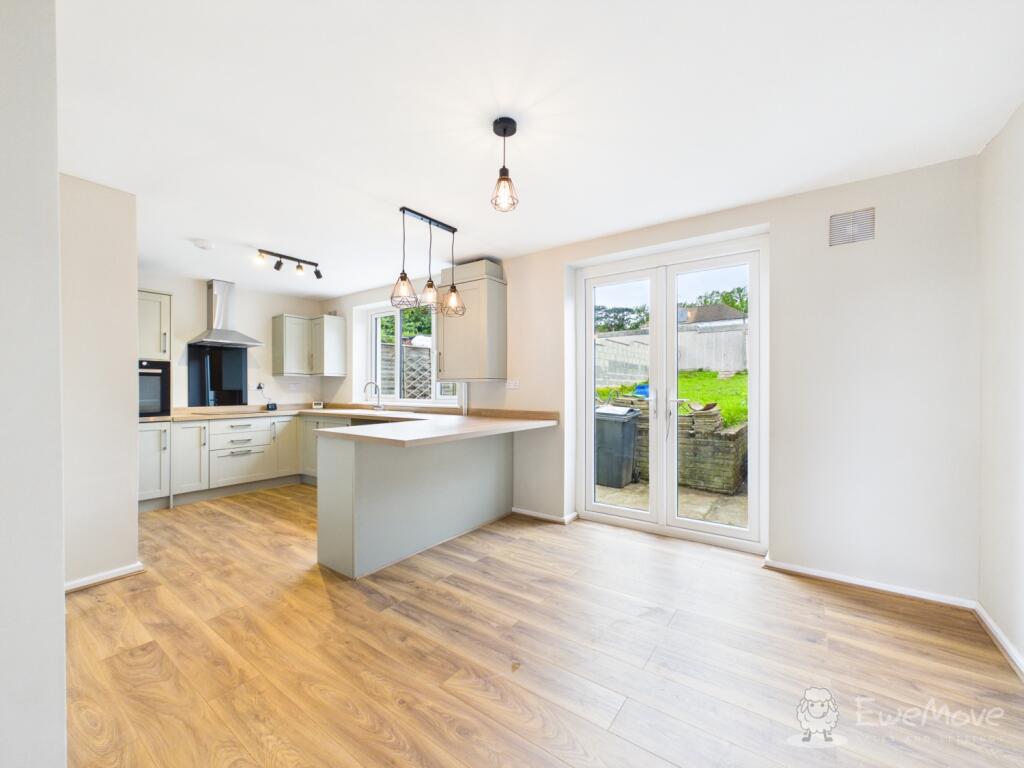 Savile Crescent, Bordon, Hampshire, GU35 - View 6