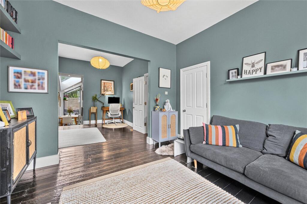 House in London - View 4