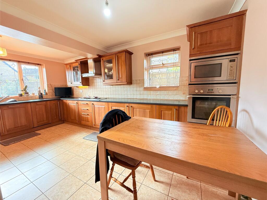 Holmfirth Road, New Mill, HD9 photo 3