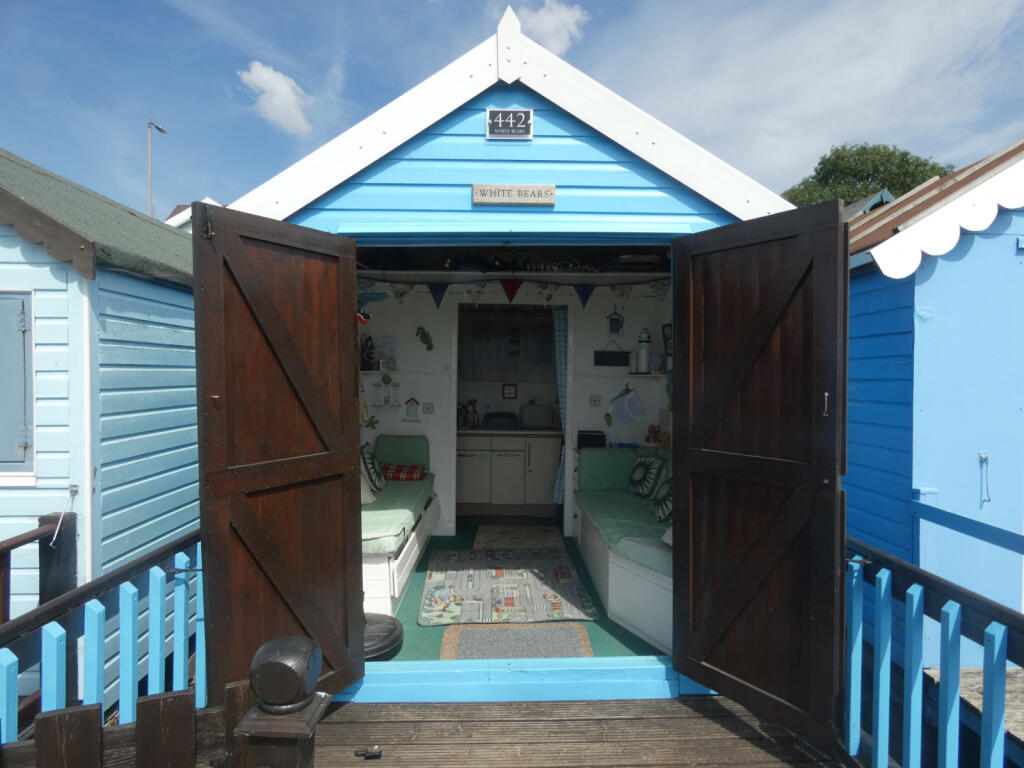 Studio parking on West Mersea, CO5 8BP, £44,000