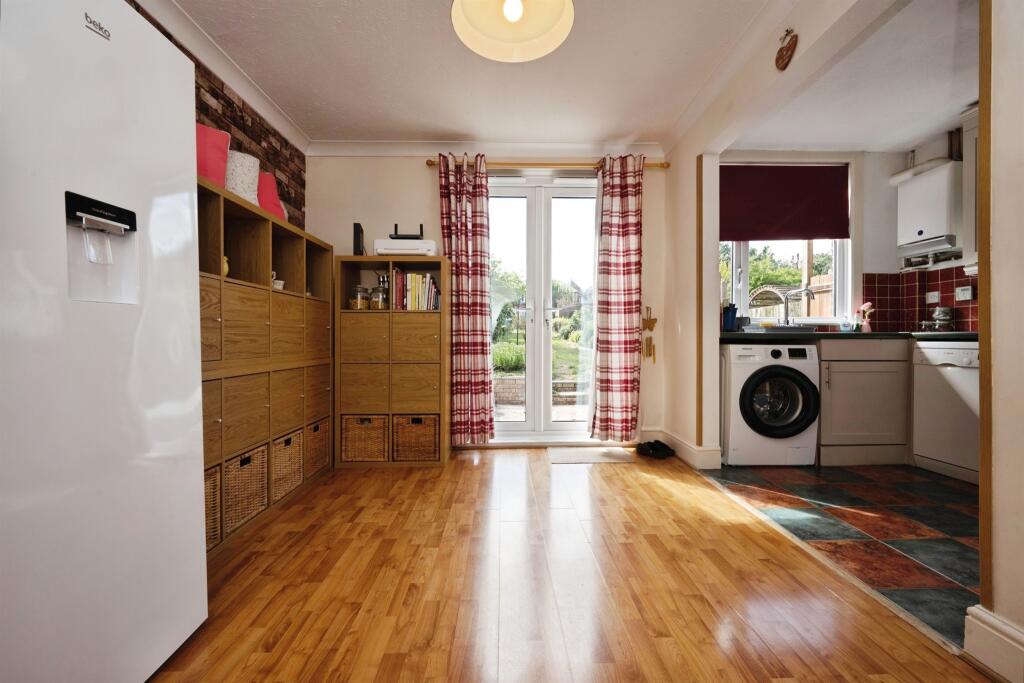House in Luton - View 5