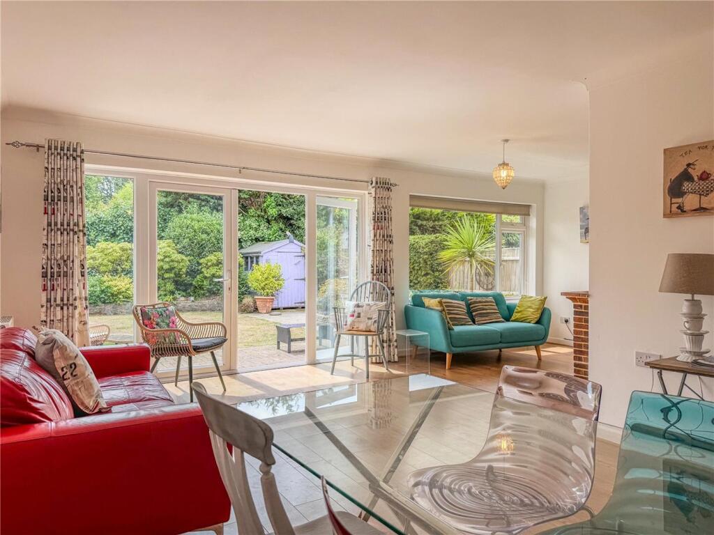 Oakleigh Way, Highcliffe On Sea photo 2